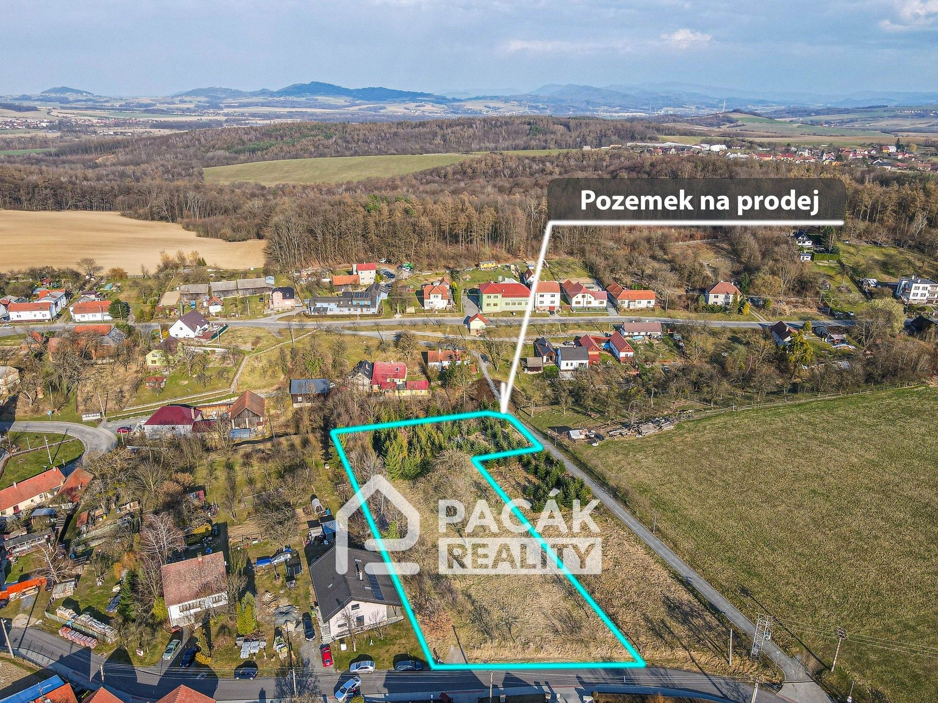 Prodej pozemku 4220 m² - foto 1