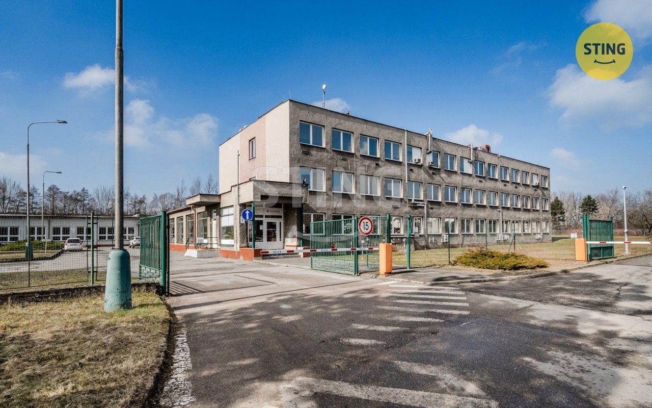 Pronájem nemovitosti 556 m² - foto 9