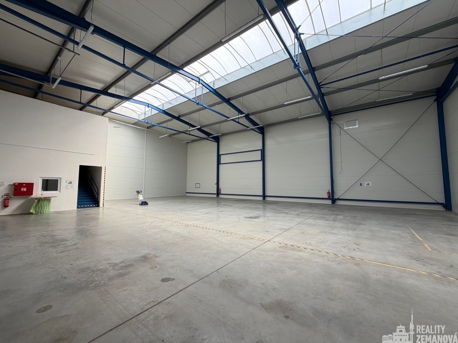 Pronájem komerčního prostoru 468 m² - foto 2
