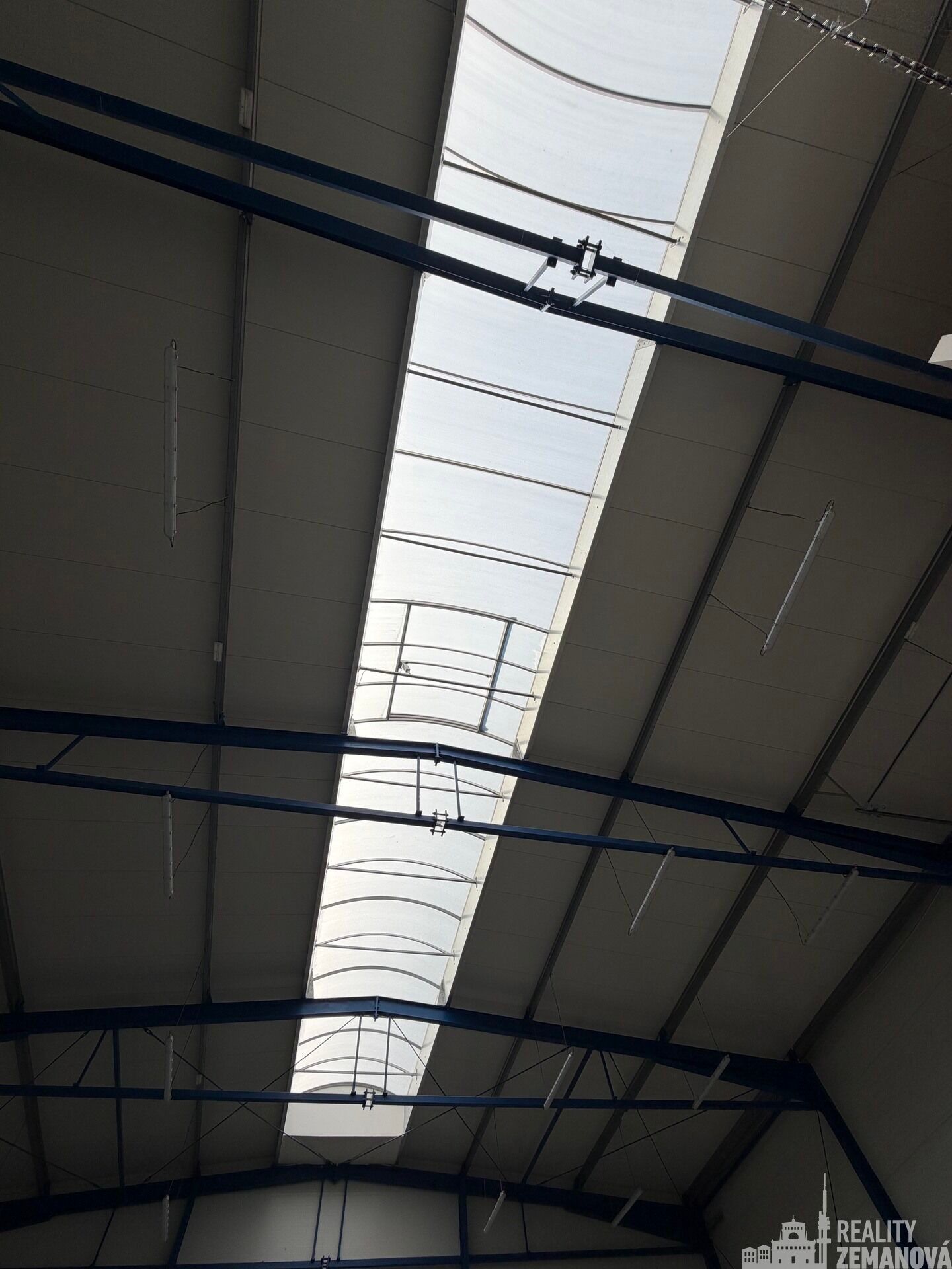 Pronájem komerčního prostoru 468 m² - foto 4