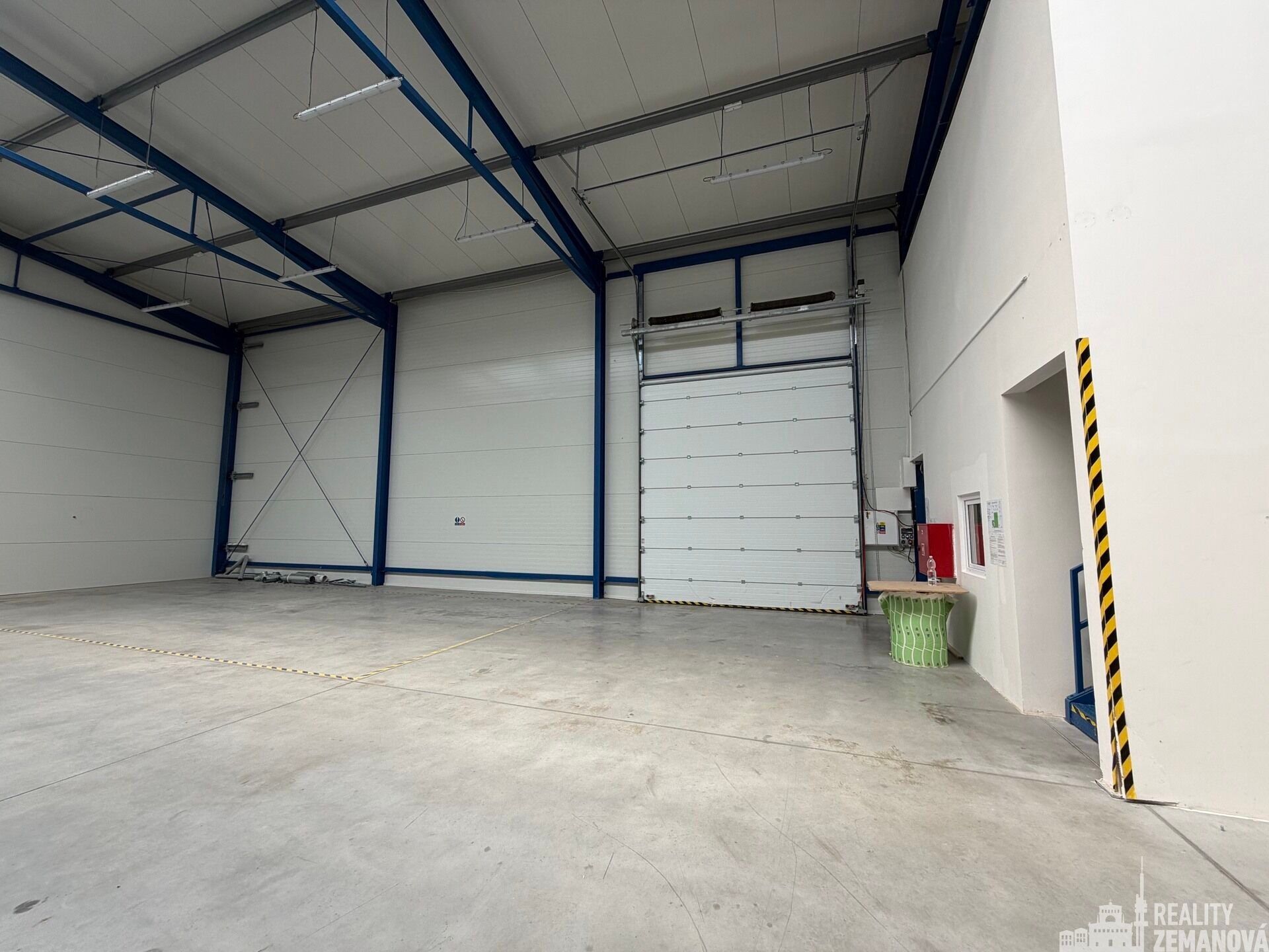Pronájem komerčního prostoru 468 m² - foto 3