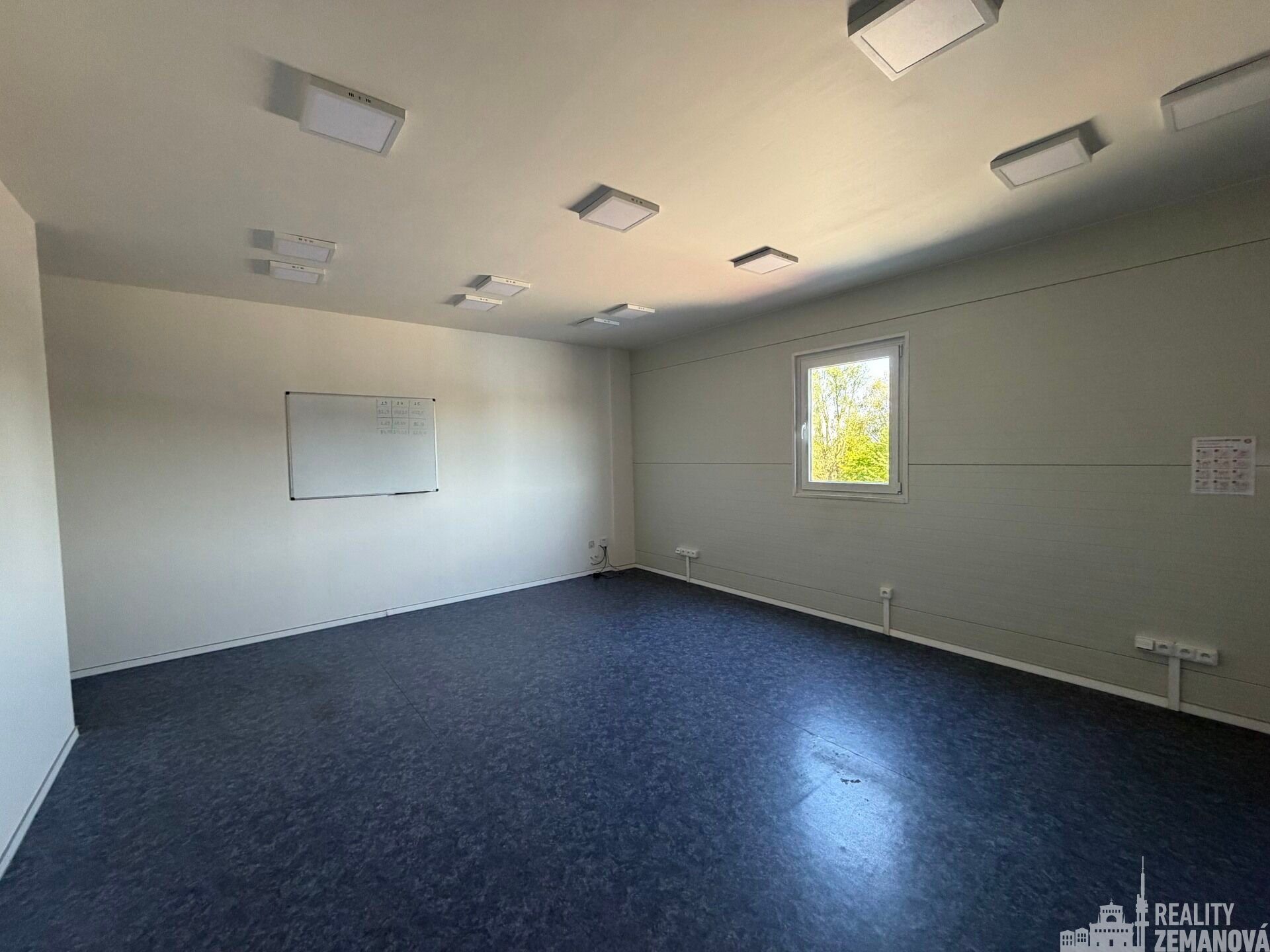 Pronájem komerčního prostoru 468 m² - foto 8