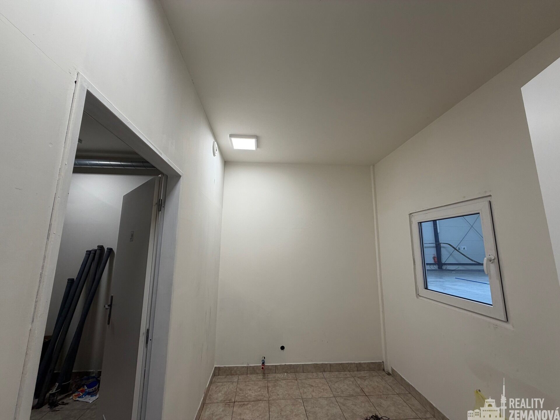 Pronájem komerčního prostoru 468 m² - foto 9