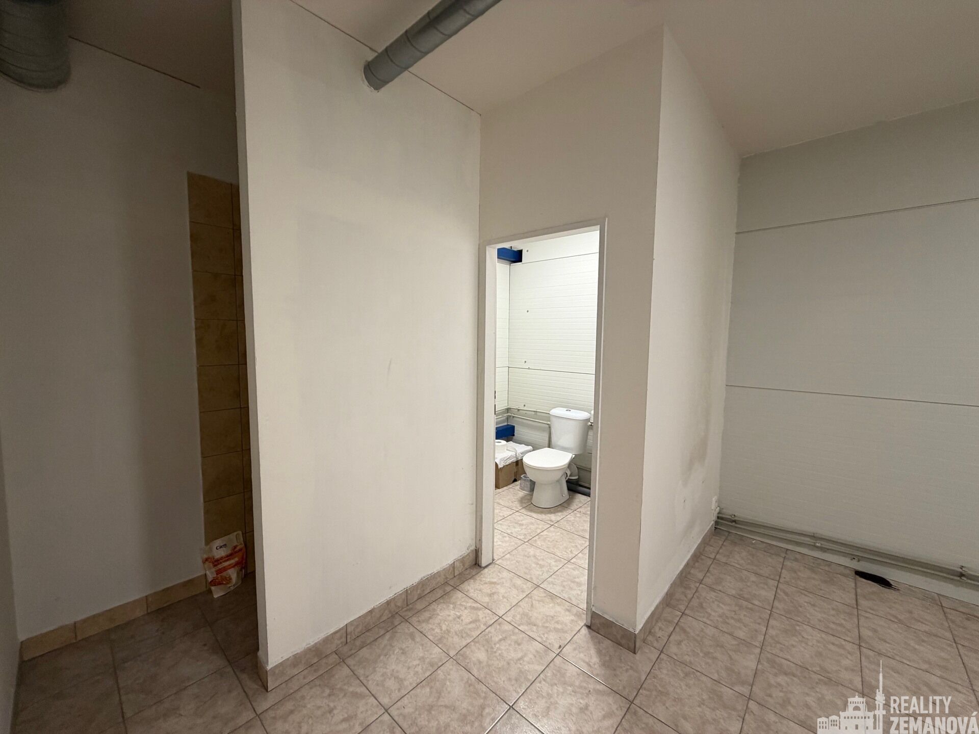 Pronájem komerčního prostoru 468 m² - foto 12