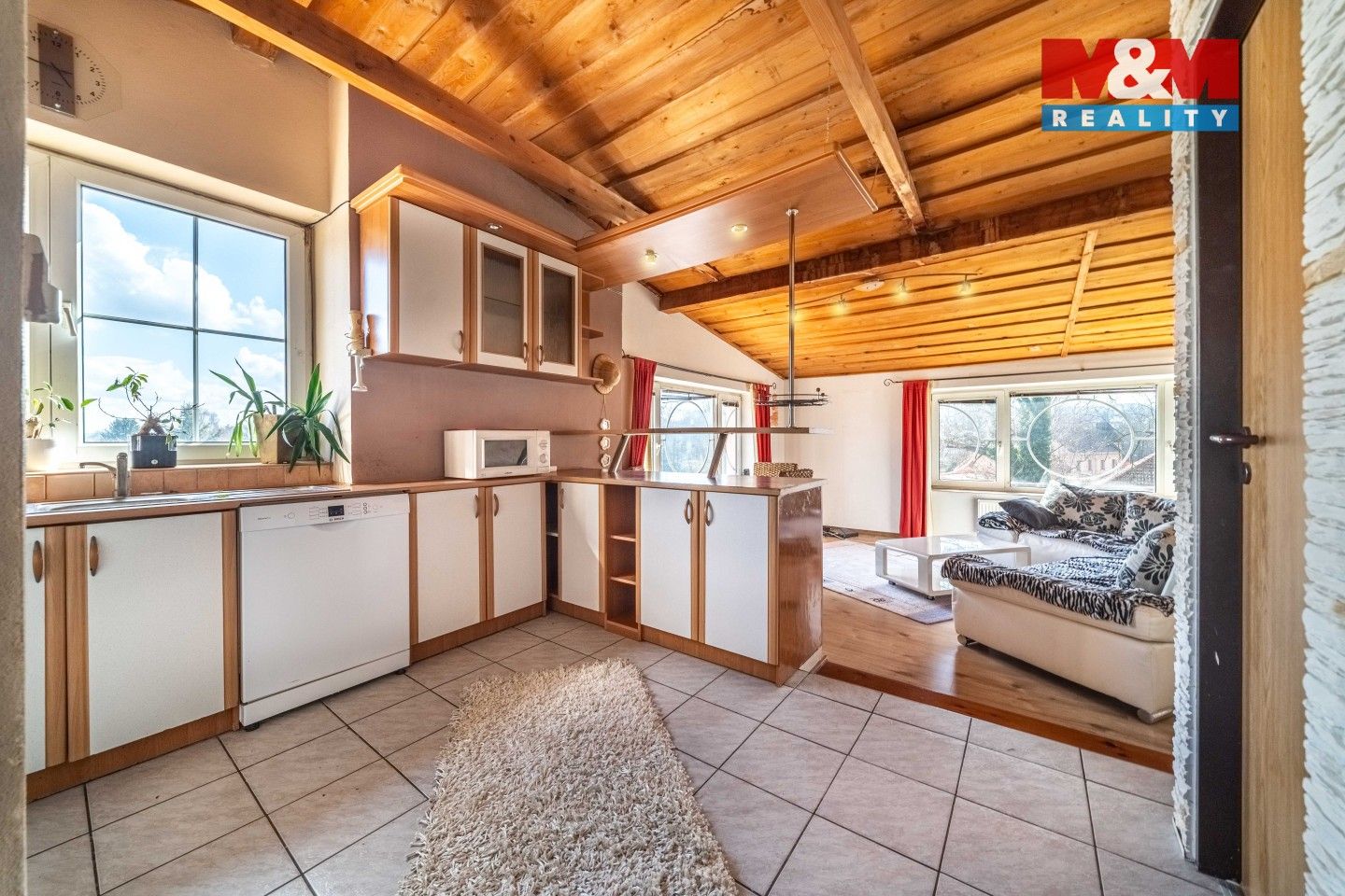 Pronájem komerčního prostoru 300 m² - foto 4