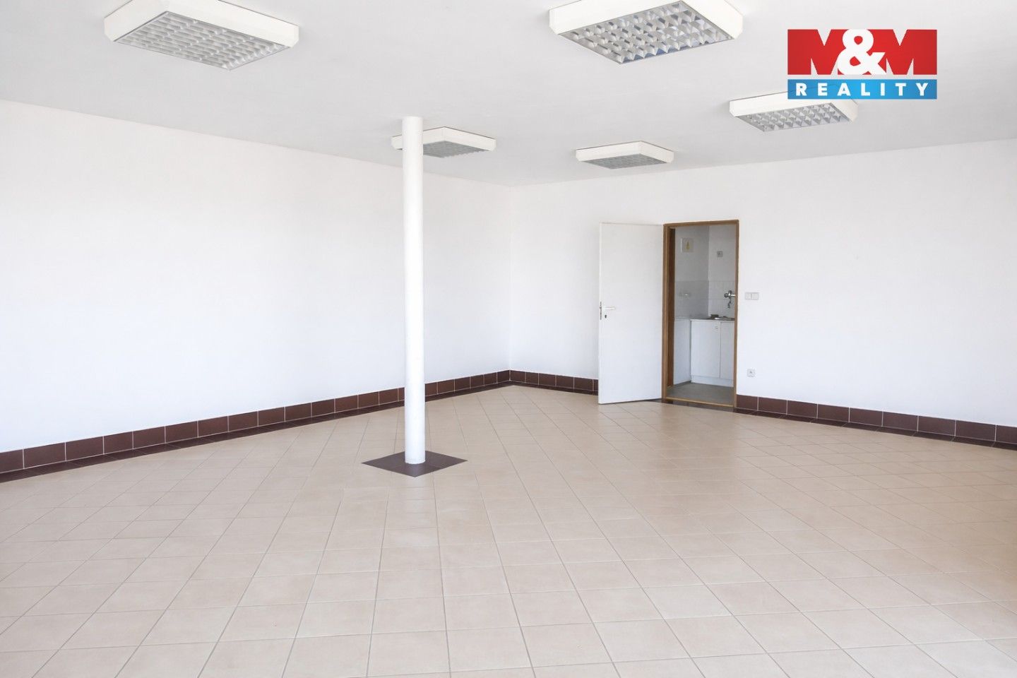 Pronájem komerčního prostoru 57 m² - foto 3