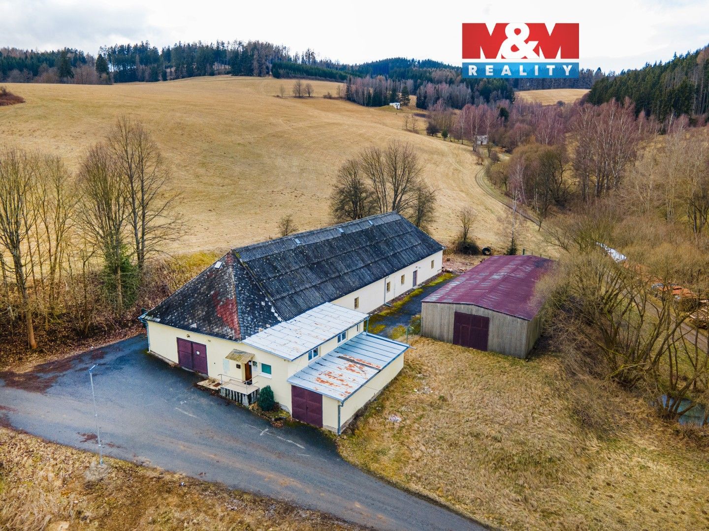 Prodej komerčního prostoru 700 m² - foto 1