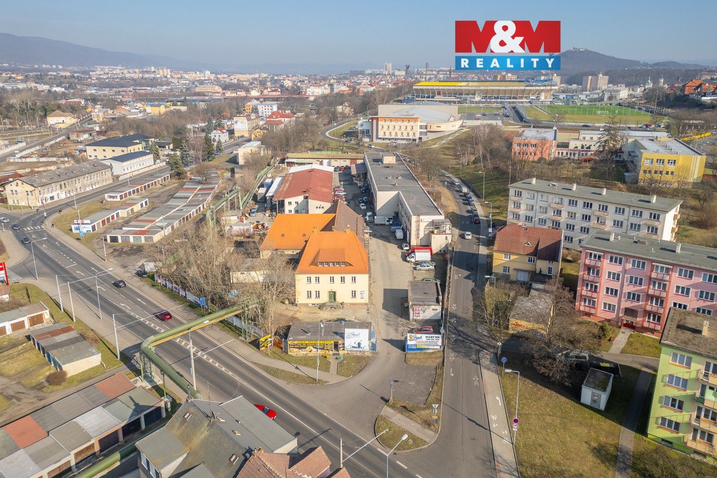 Prodej komerčního prostoru 760 m² - foto 1