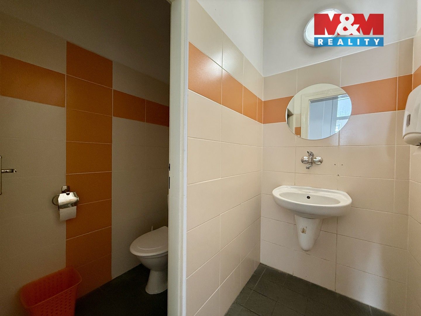 Pronájem komerčního prostoru 188 m² - foto 9