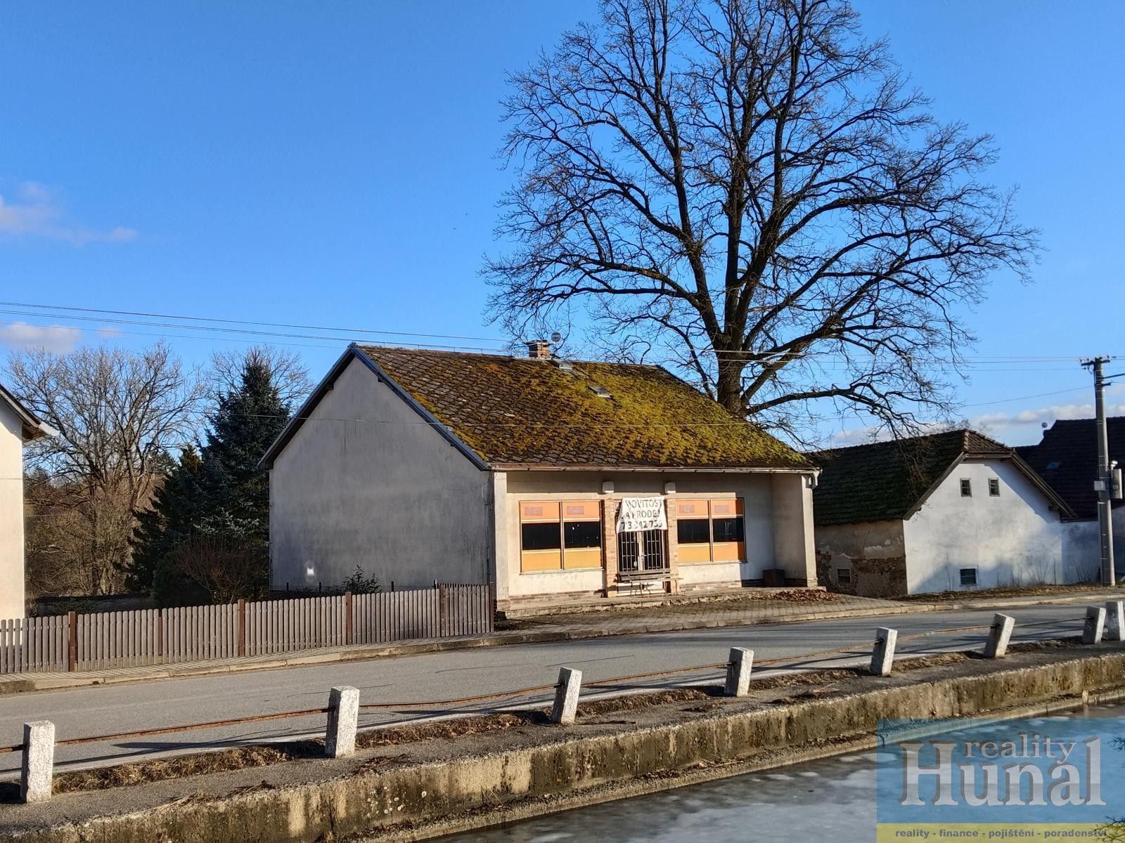 Prodej komerčního prostoru 110 m² - foto 2