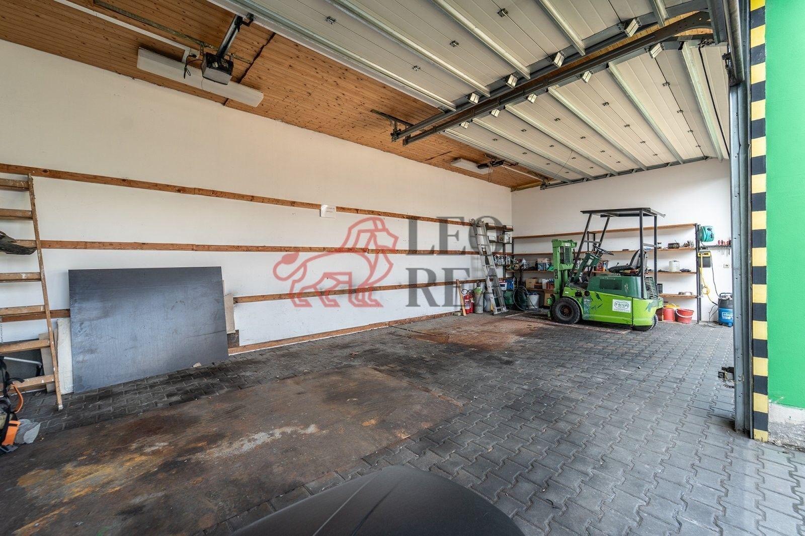Prodej komerčního prostoru 444 m² - foto 18