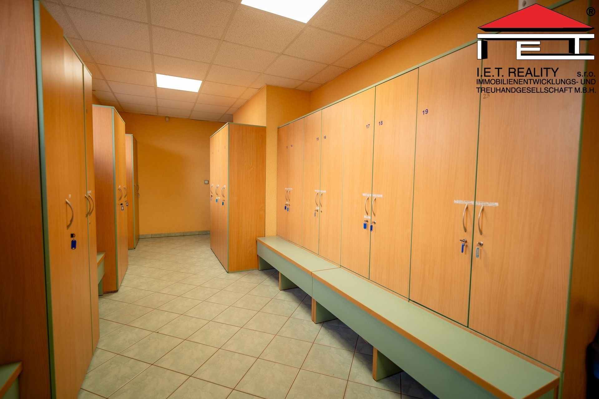 Prodej komerčního prostoru 1004 m² - foto 17