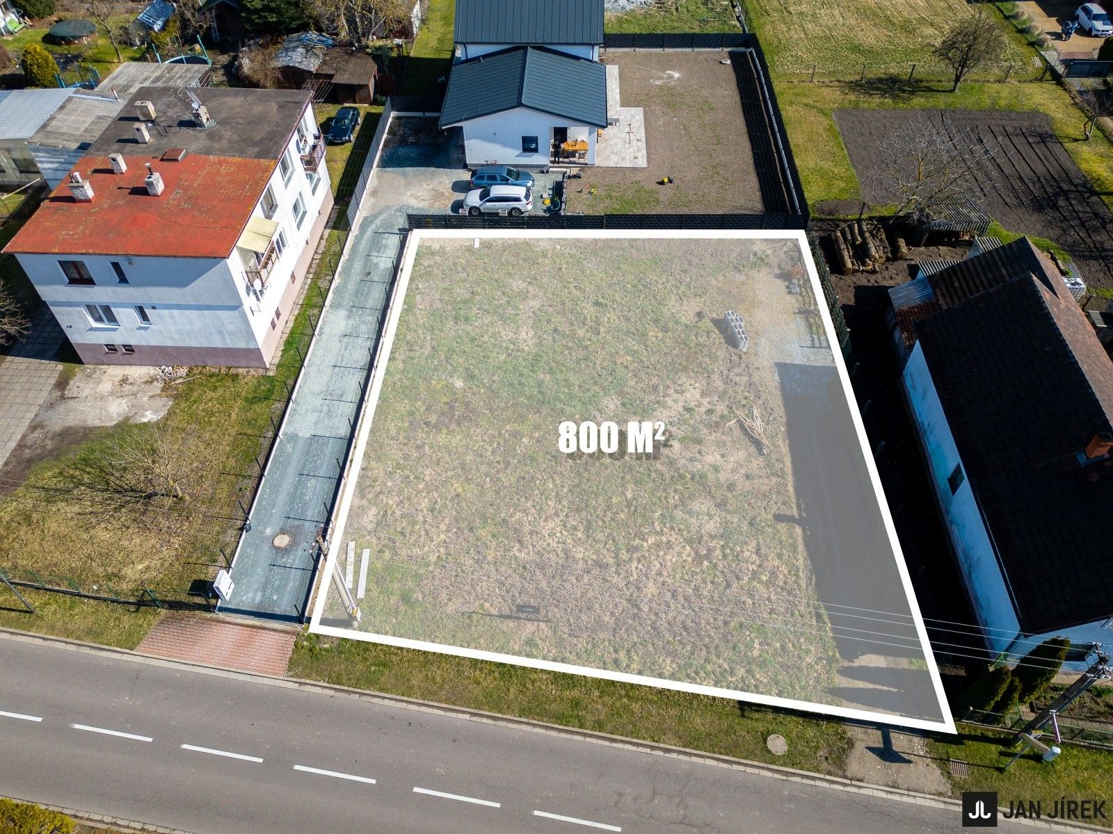 Prodej pozemku 800 m² - foto 1