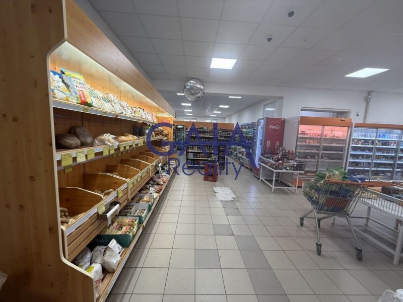 Prodej komerčního prostoru 600 m² - foto 3