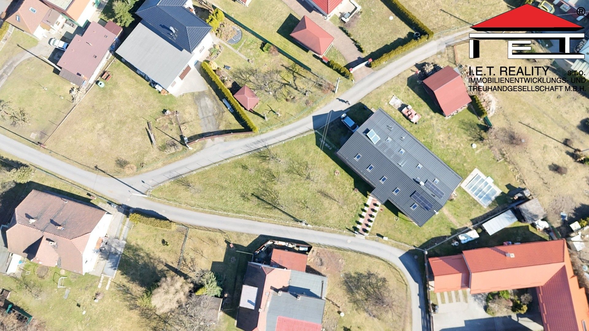 Prodej pozemku 560 m² - foto 3