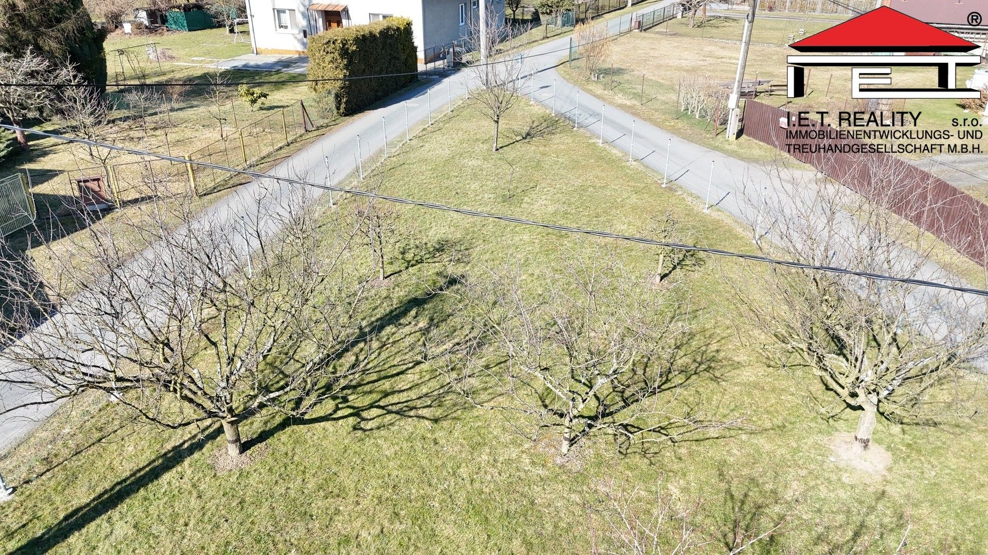 Prodej pozemku 560 m² - foto 1