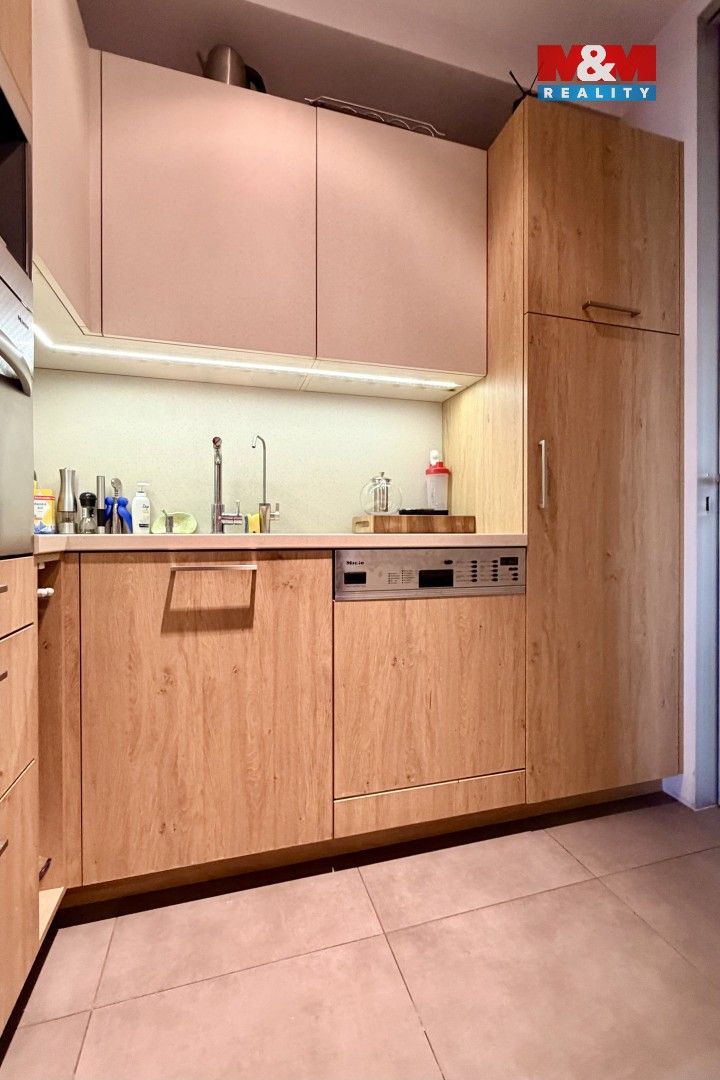Pronájem komerčního prostoru 234 m² - foto 7