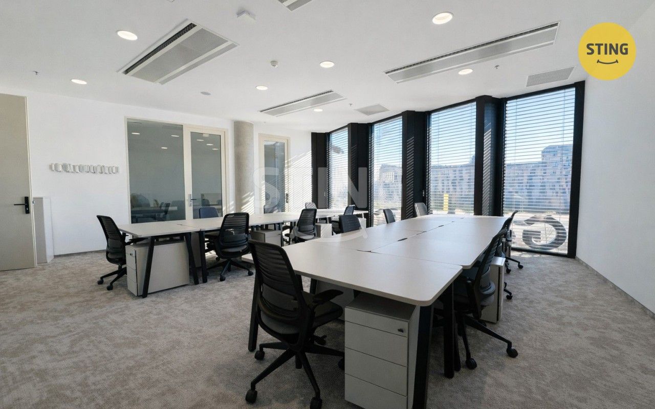 Pronájem komerčního prostoru 4400 m² - foto 10