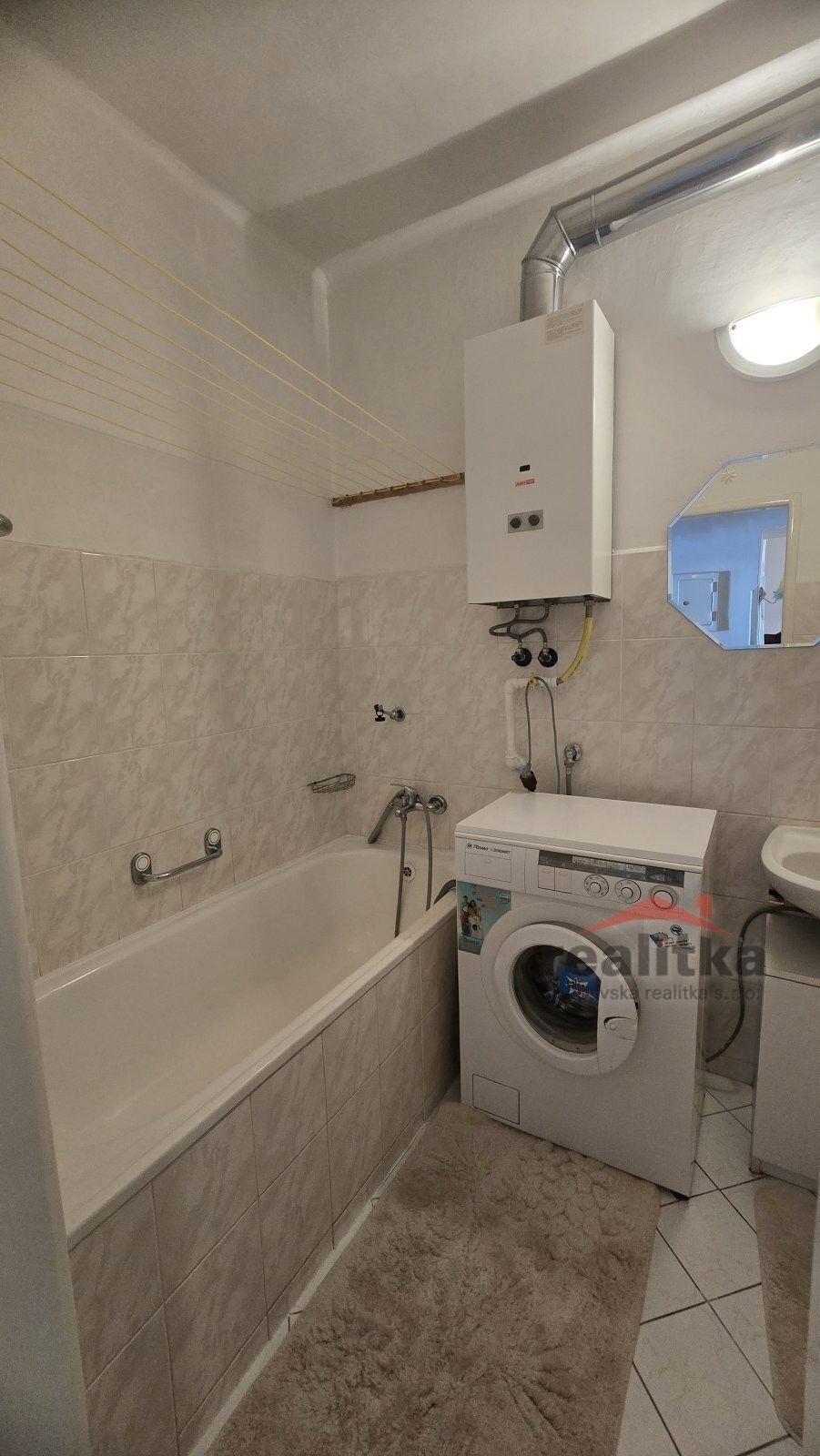 Pronájem bytu 2+1 60 m² - foto 5