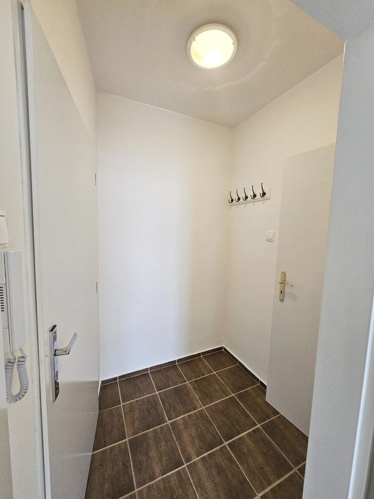 Pronájem bytu 2+kk 38 m² - foto 9