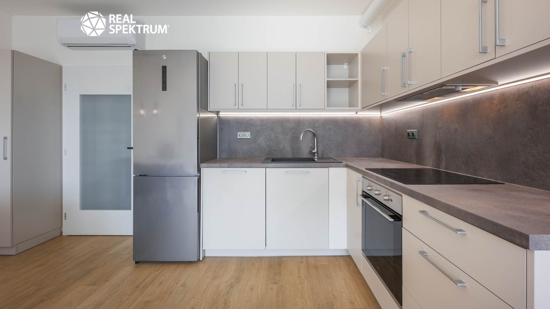 Pronájem bytu 2+kk 55 m² - foto 7