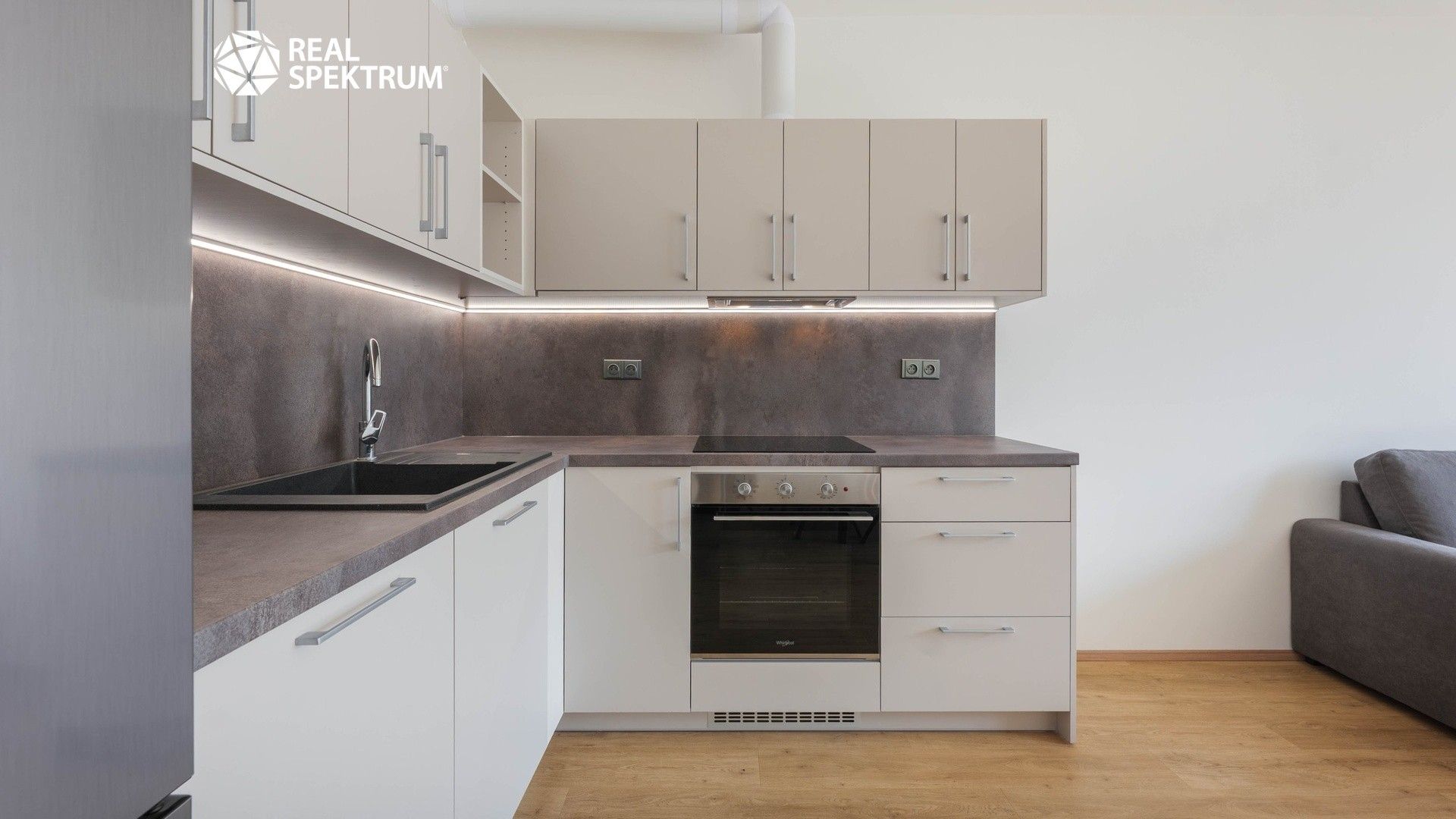 Pronájem bytu 2+kk 55 m² - foto 8