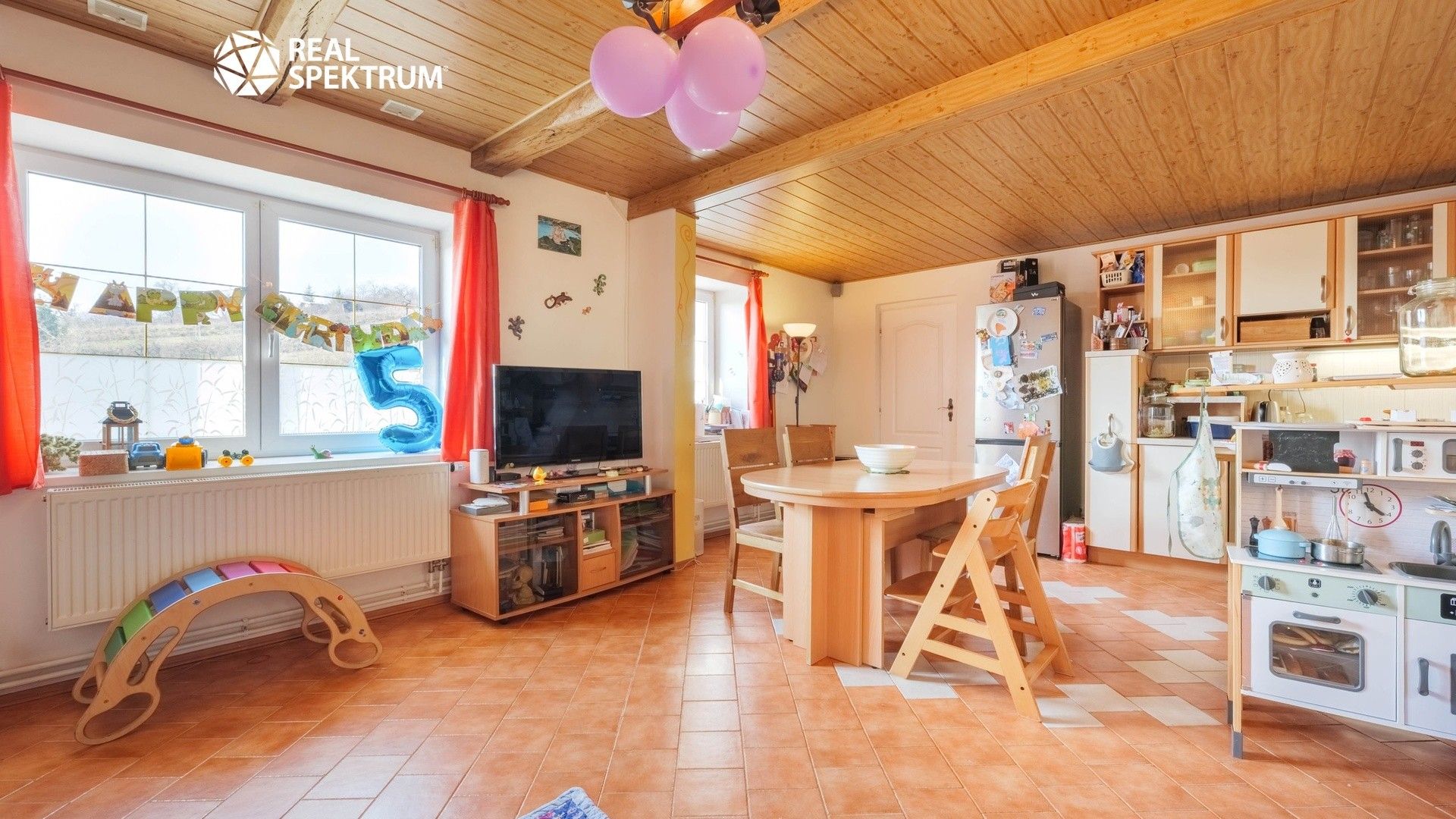 Prodej nemovitosti 175 m² - foto 3
