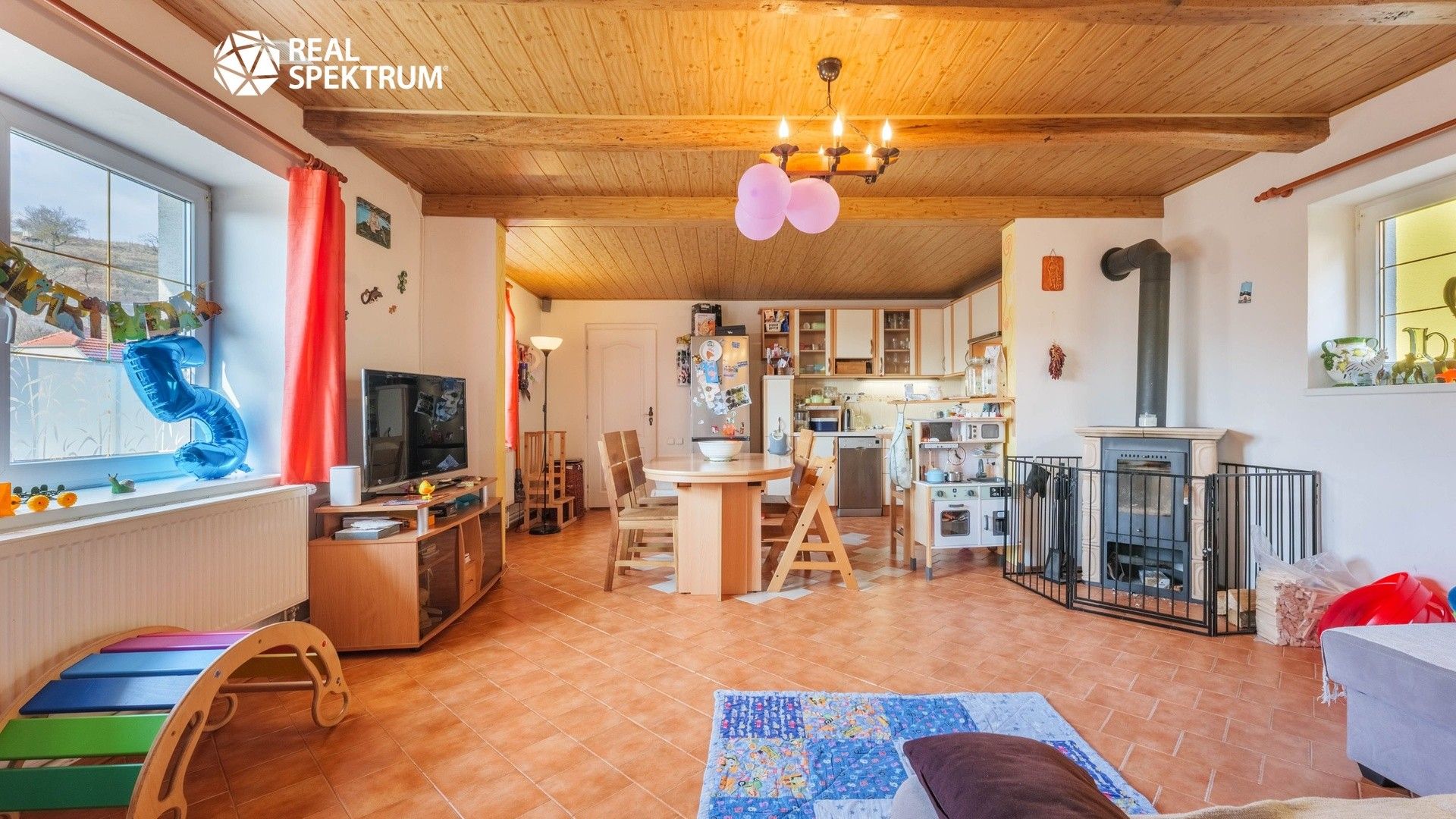 Prodej nemovitosti 175 m² - foto 4