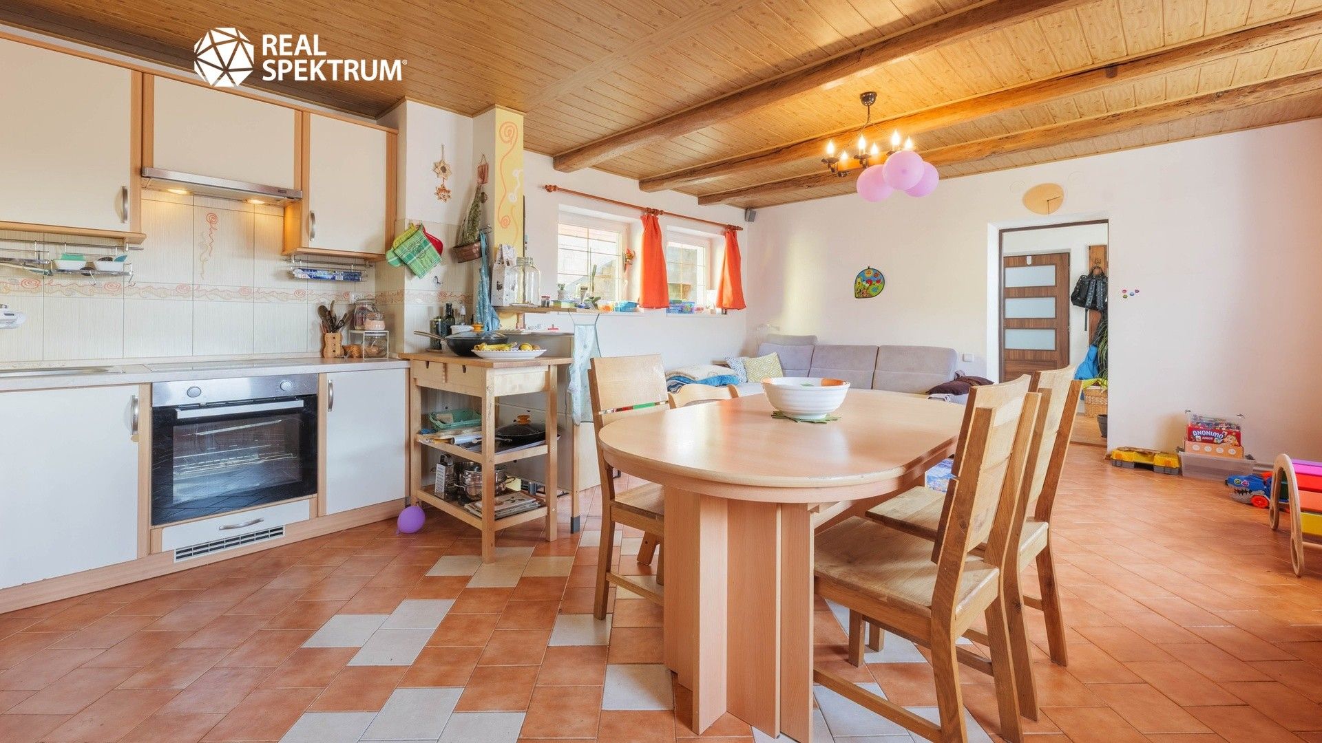 Prodej nemovitosti 175 m² - foto 8