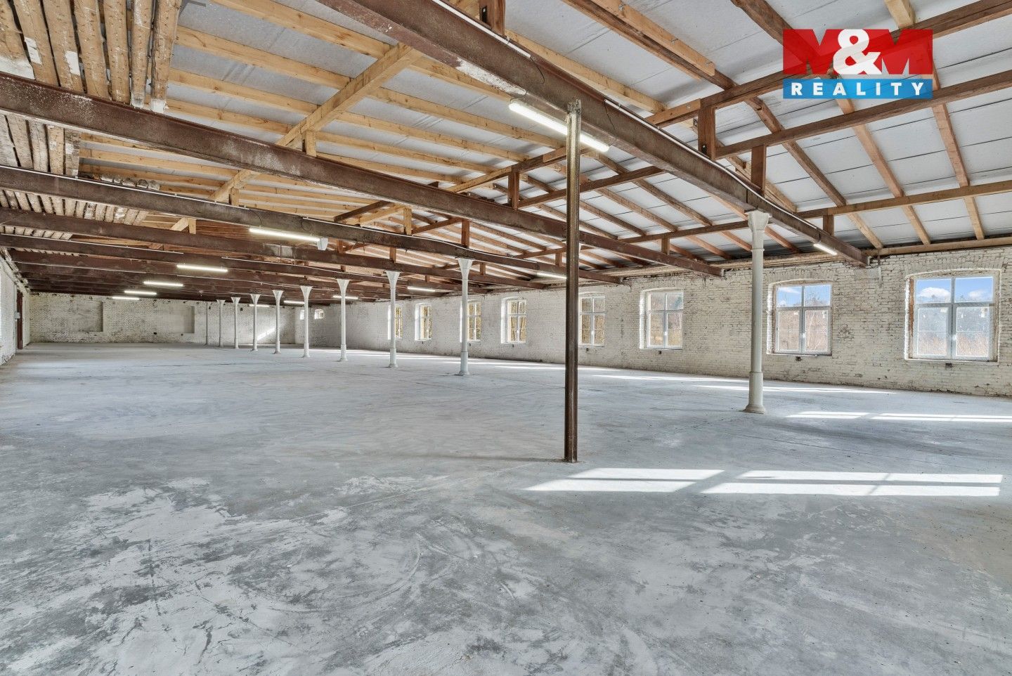 Pronájem komerčního prostoru 884 m² - foto 3