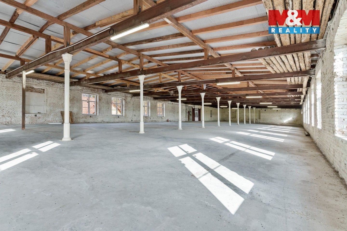 Pronájem komerčního prostoru 884 m² - foto 6