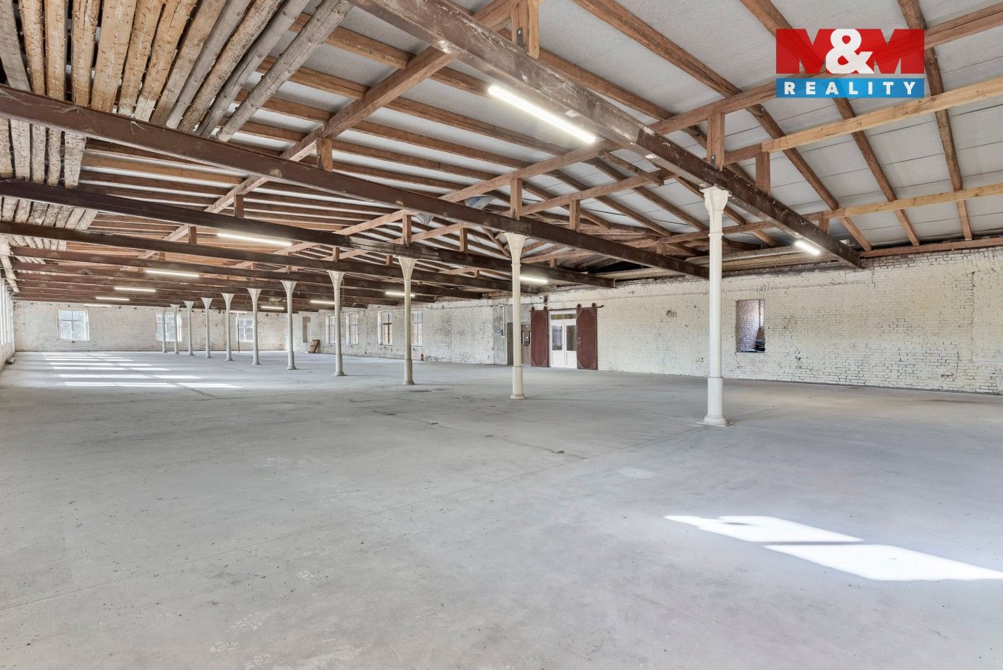 Pronájem komerčního prostoru 884 m² - foto 7