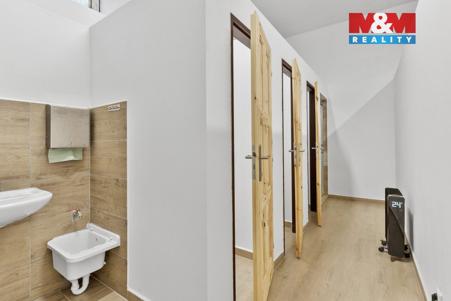 Pronájem komerčního prostoru 884 m² - foto 13