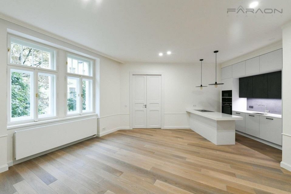 Pronájem bytu 4+kk 118 m² - foto 1