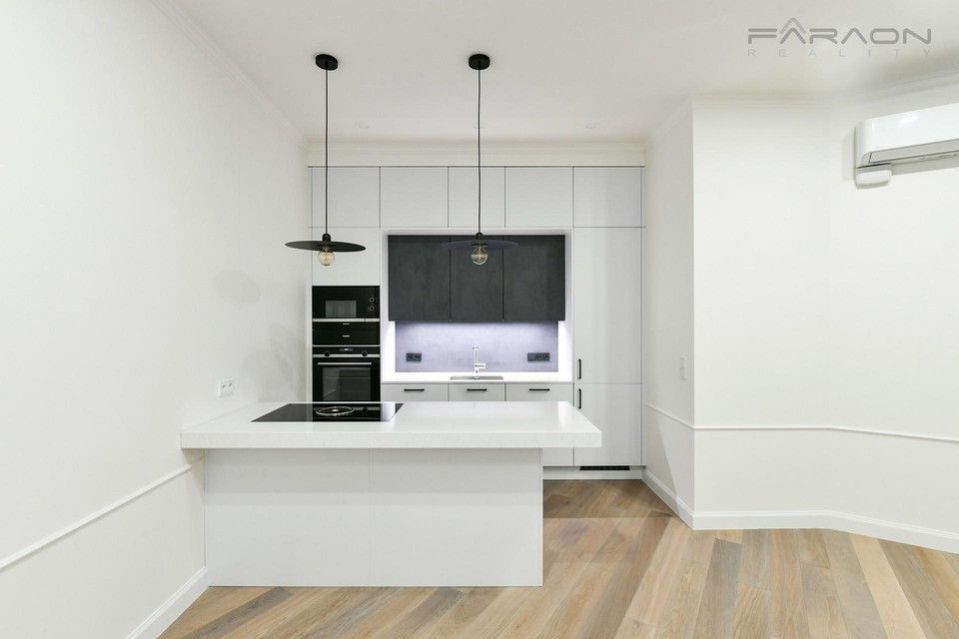 Pronájem bytu 4+kk 118 m² - foto 2