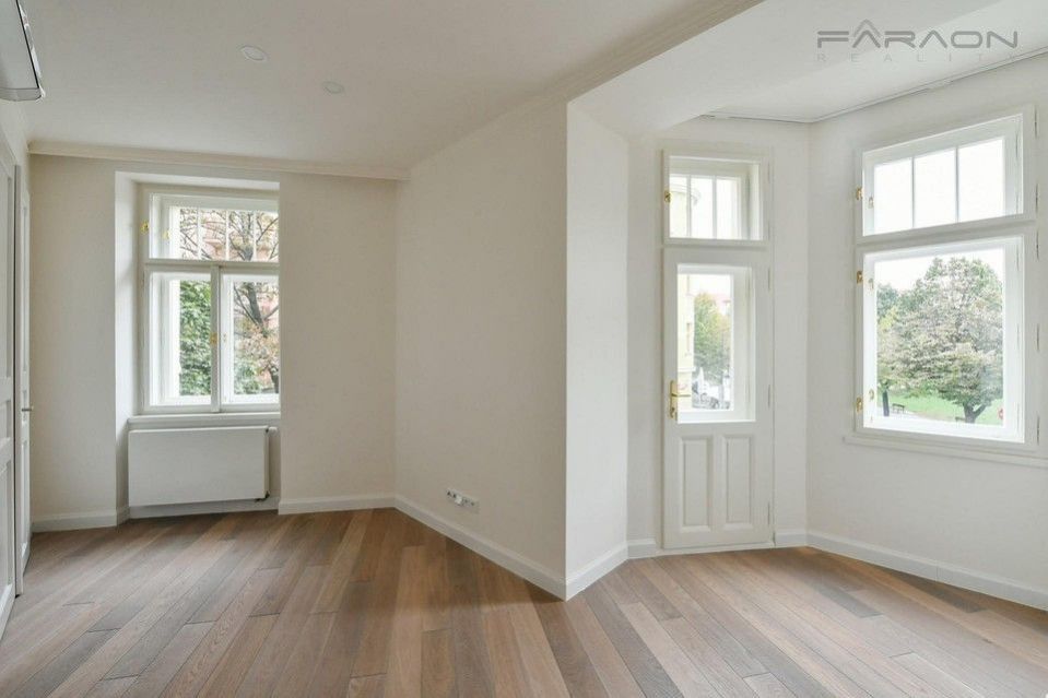 Pronájem bytu 4+kk 118 m² - foto 12