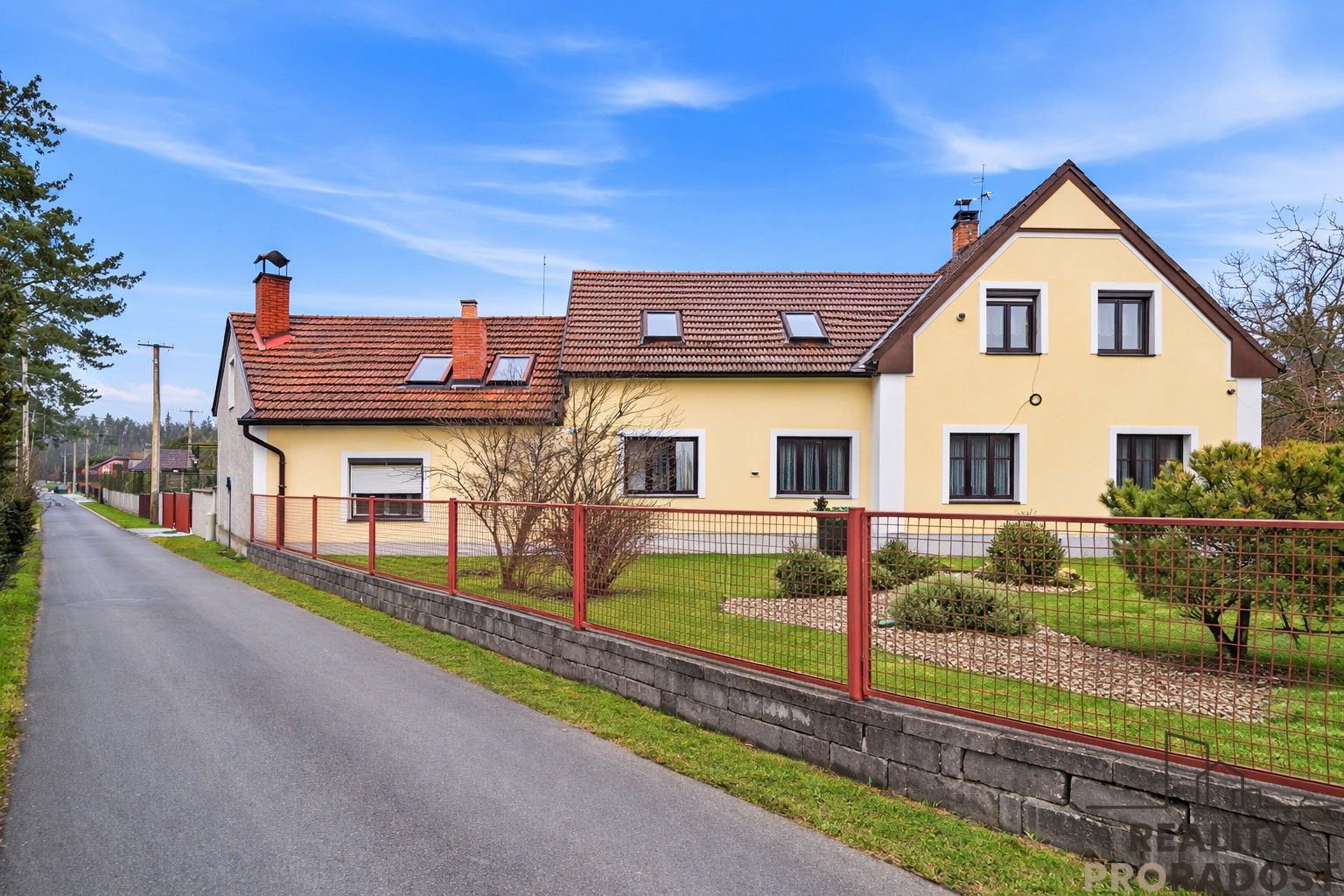 Prodej domu 300 m² - foto 1