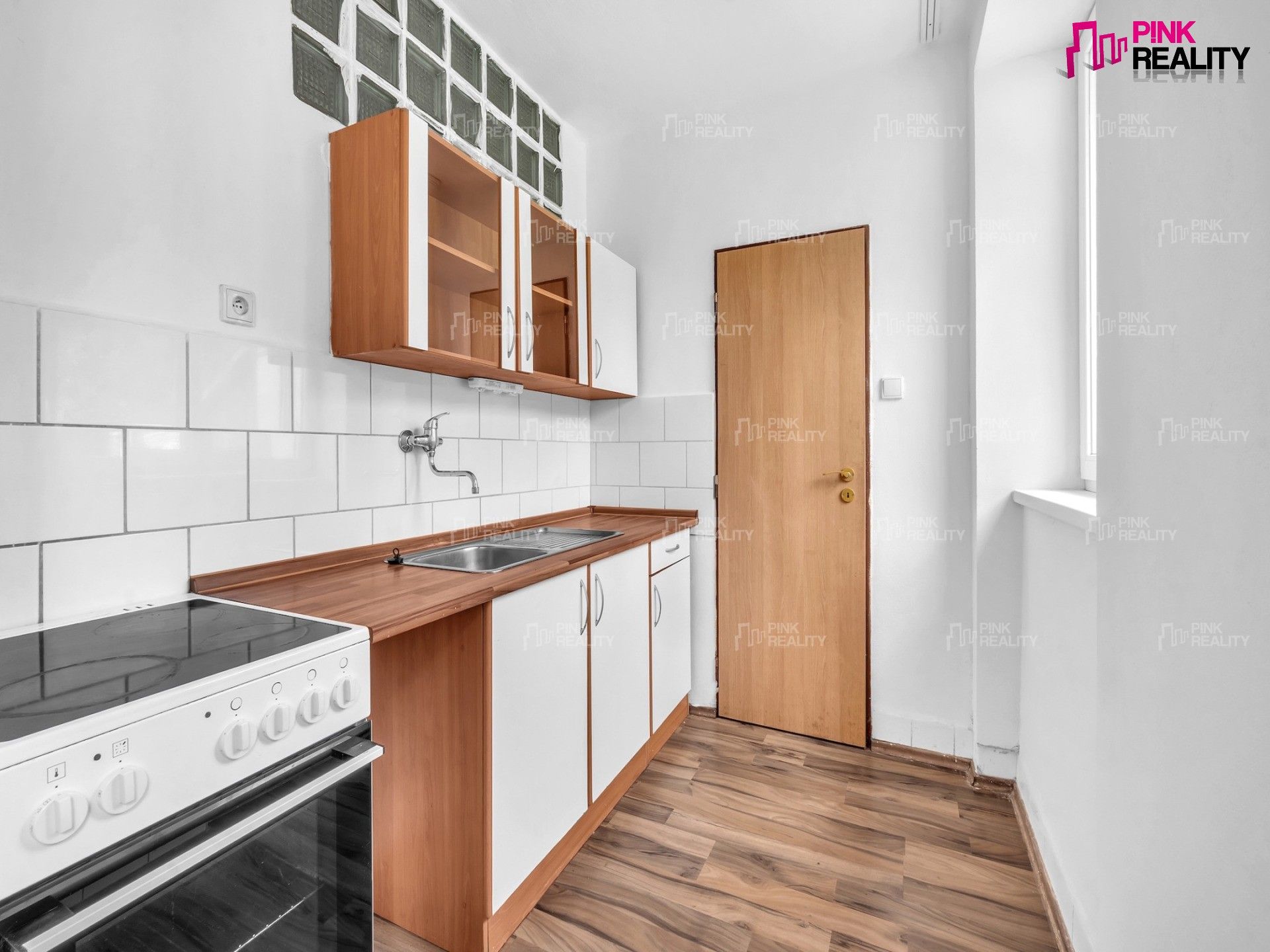 Pronájem bytu 2+1 61 m² - foto 4