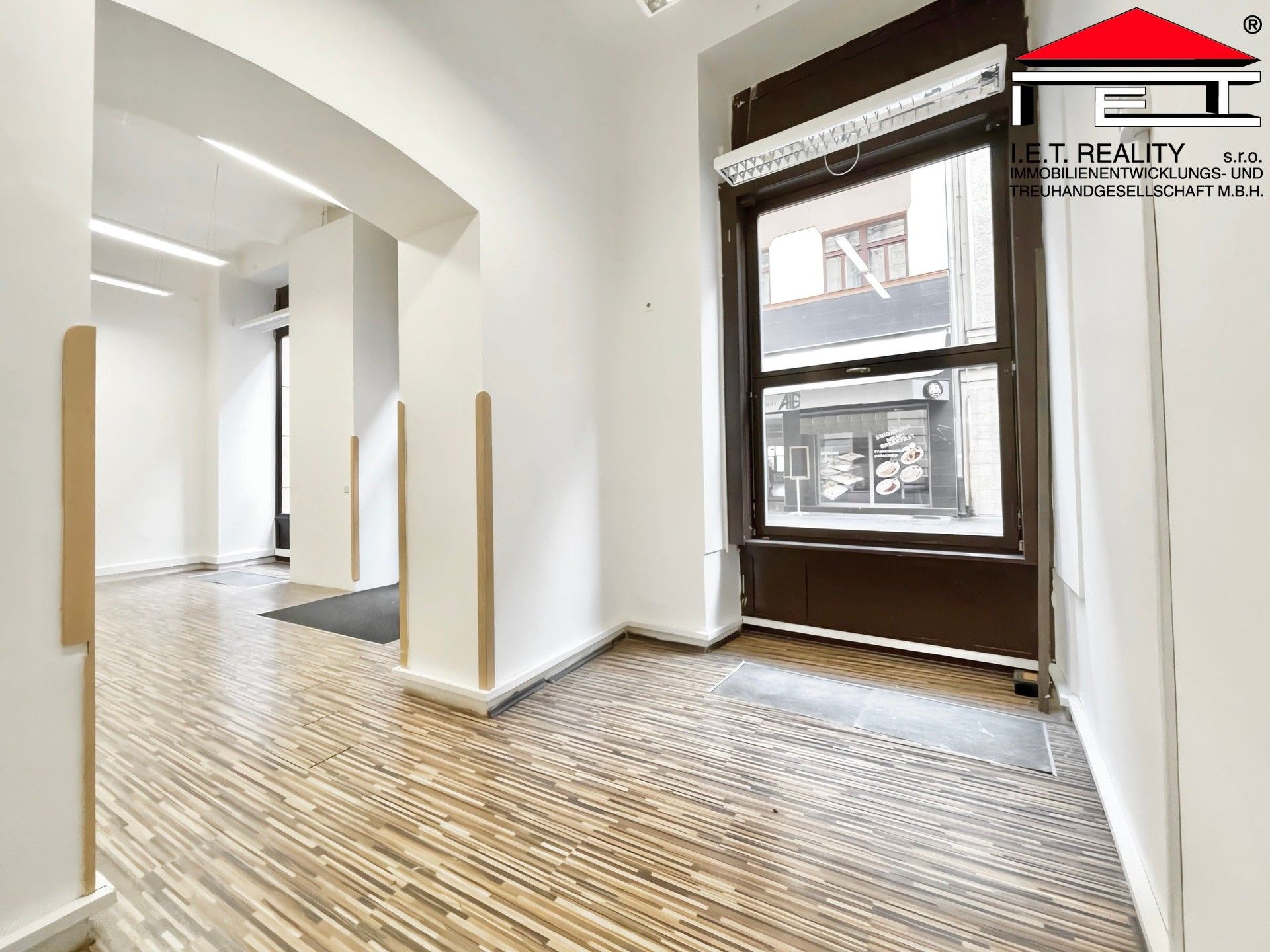 Pronájem komerčního prostoru 106 m² - foto 5