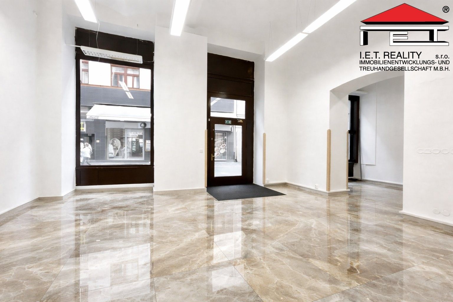 Pronájem komerčního prostoru 106 m² - foto 2