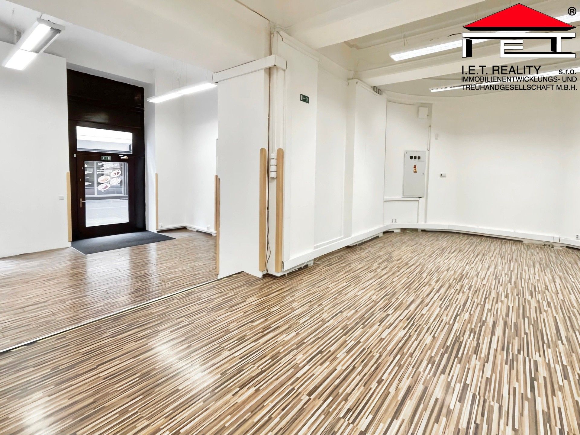 Pronájem komerčního prostoru 106 m² - foto 6
