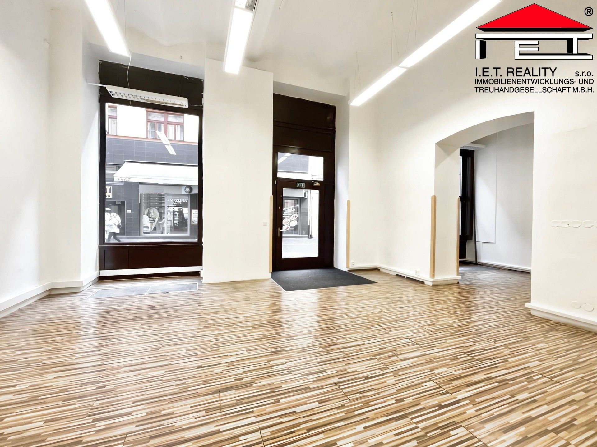 Pronájem komerčního prostoru 106 m² - foto 4