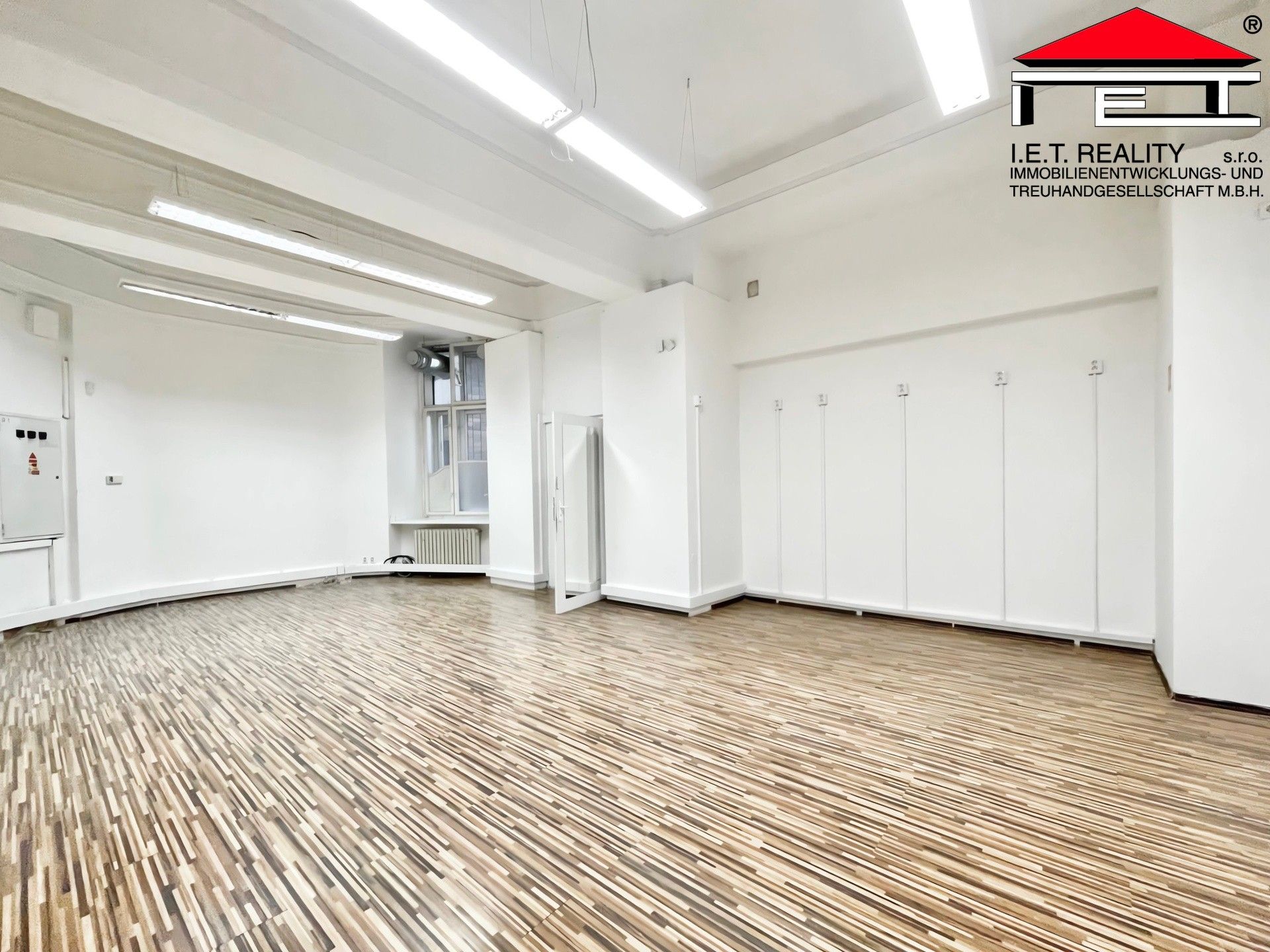 Pronájem komerčního prostoru 106 m² - foto 7