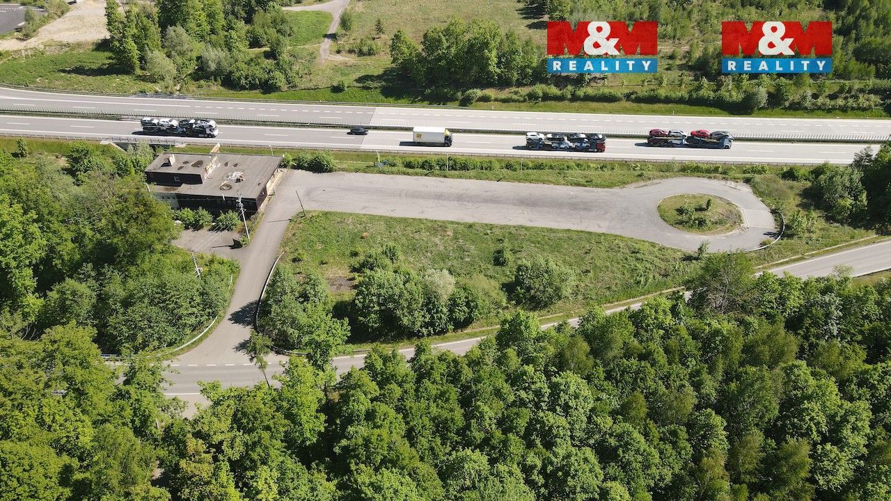 Prodej nemovitosti 890 m² - foto 1