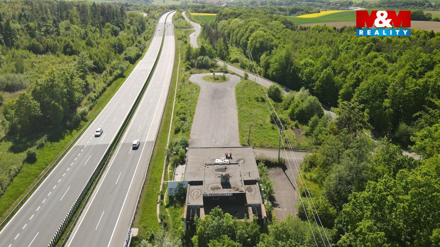 Prodej nemovitosti 890 m² - foto 2