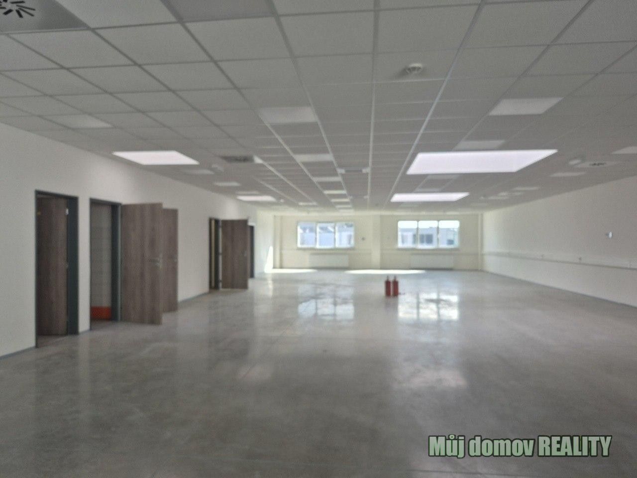 Pronájem komerčního prostoru 550 m² - foto 6