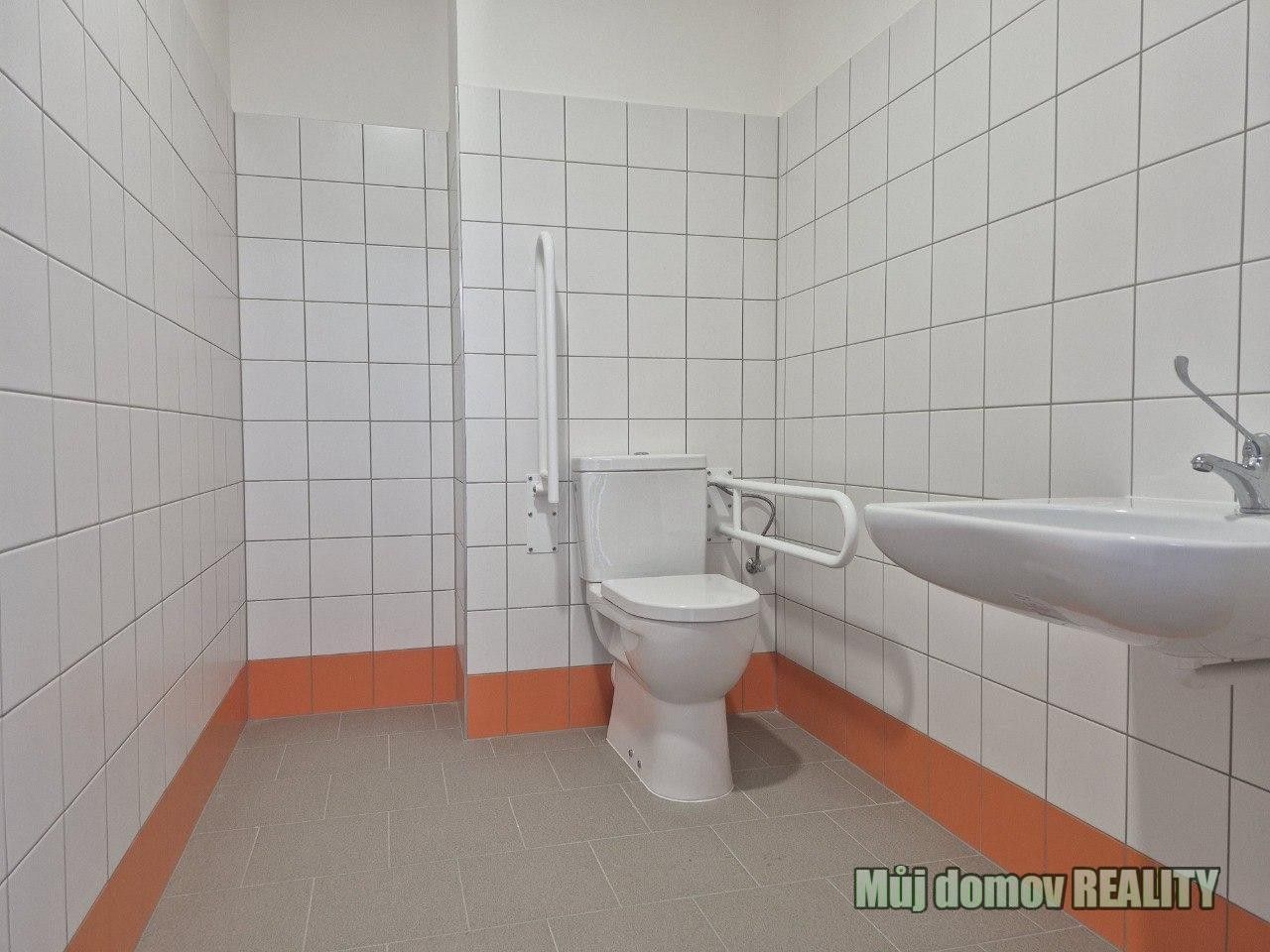 Pronájem komerčního prostoru 550 m² - foto 3
