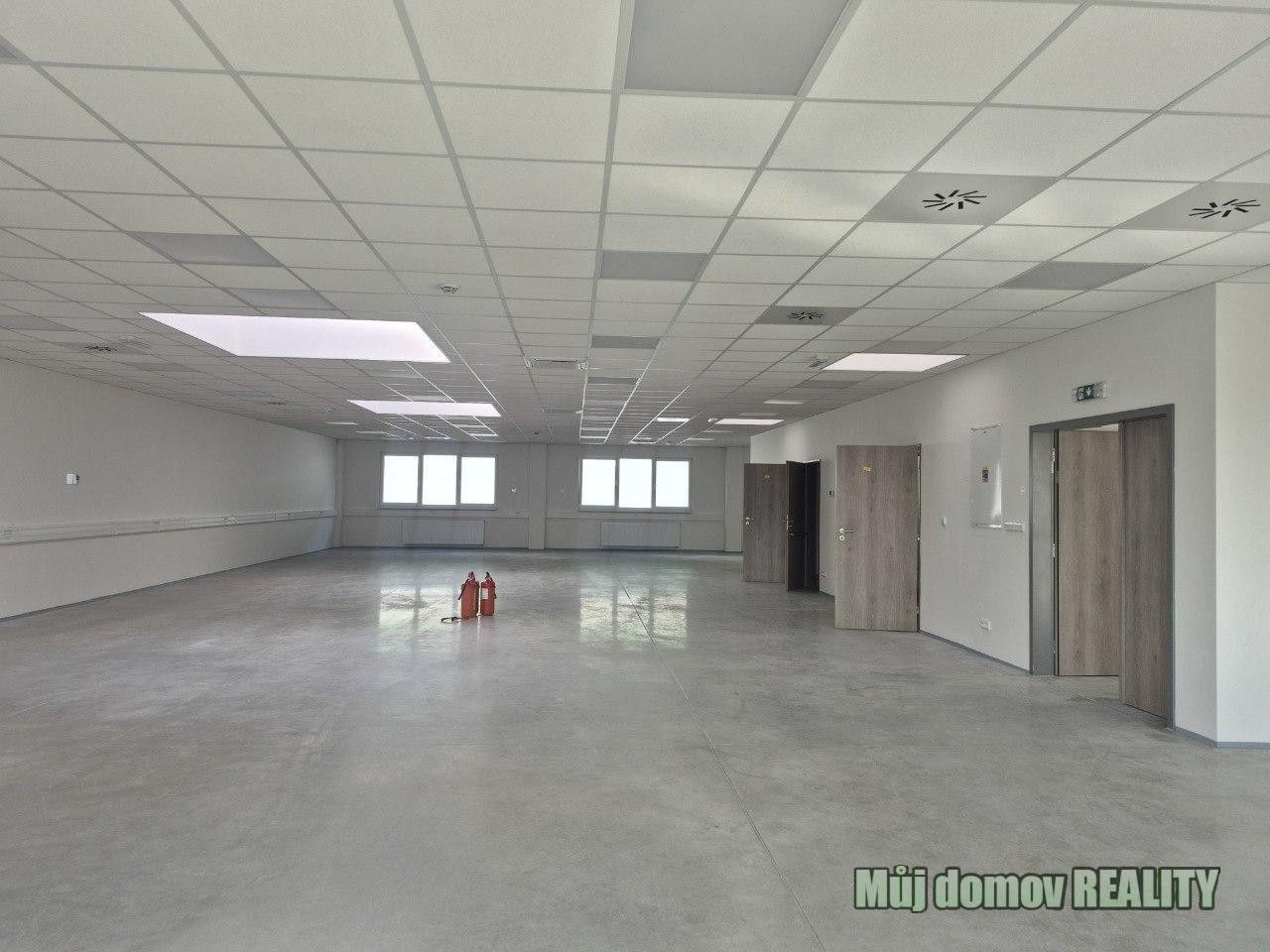 Pronájem komerčního prostoru 550 m² - foto 5