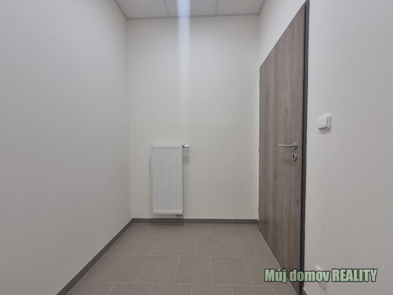 Pronájem komerčního prostoru 550 m² - foto 8