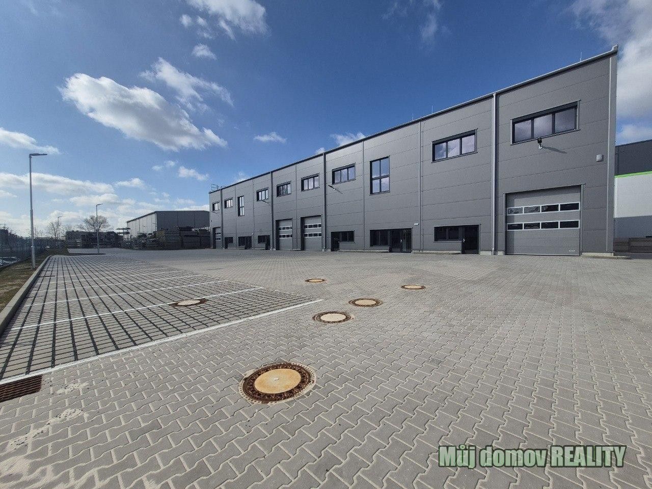 Pronájem komerčního prostoru 550 m² - foto 11